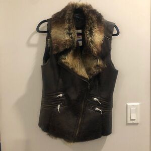 Fur faux leather vest​
